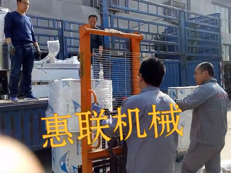 玻璃水灌裝機生產線 玻璃水灌裝機生產線