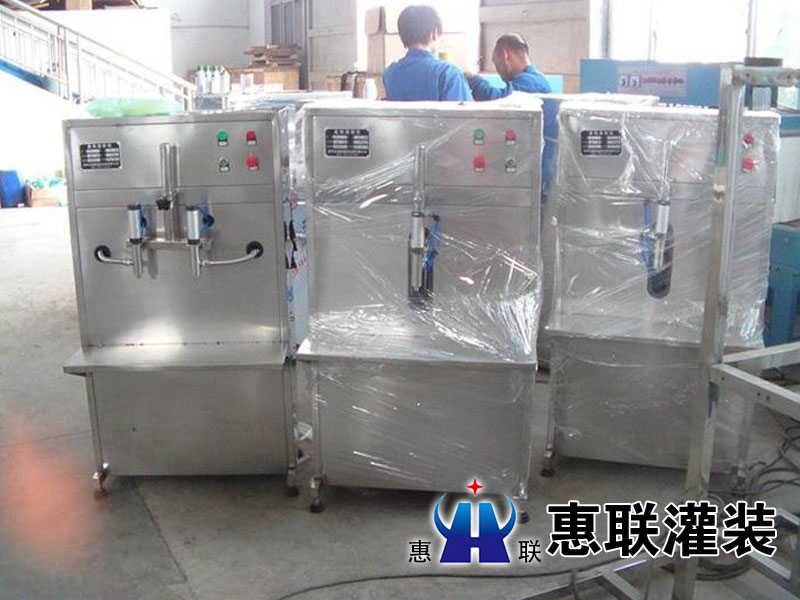 全自動食用油灌裝機(jī) 全自動食用油灌裝機(jī)